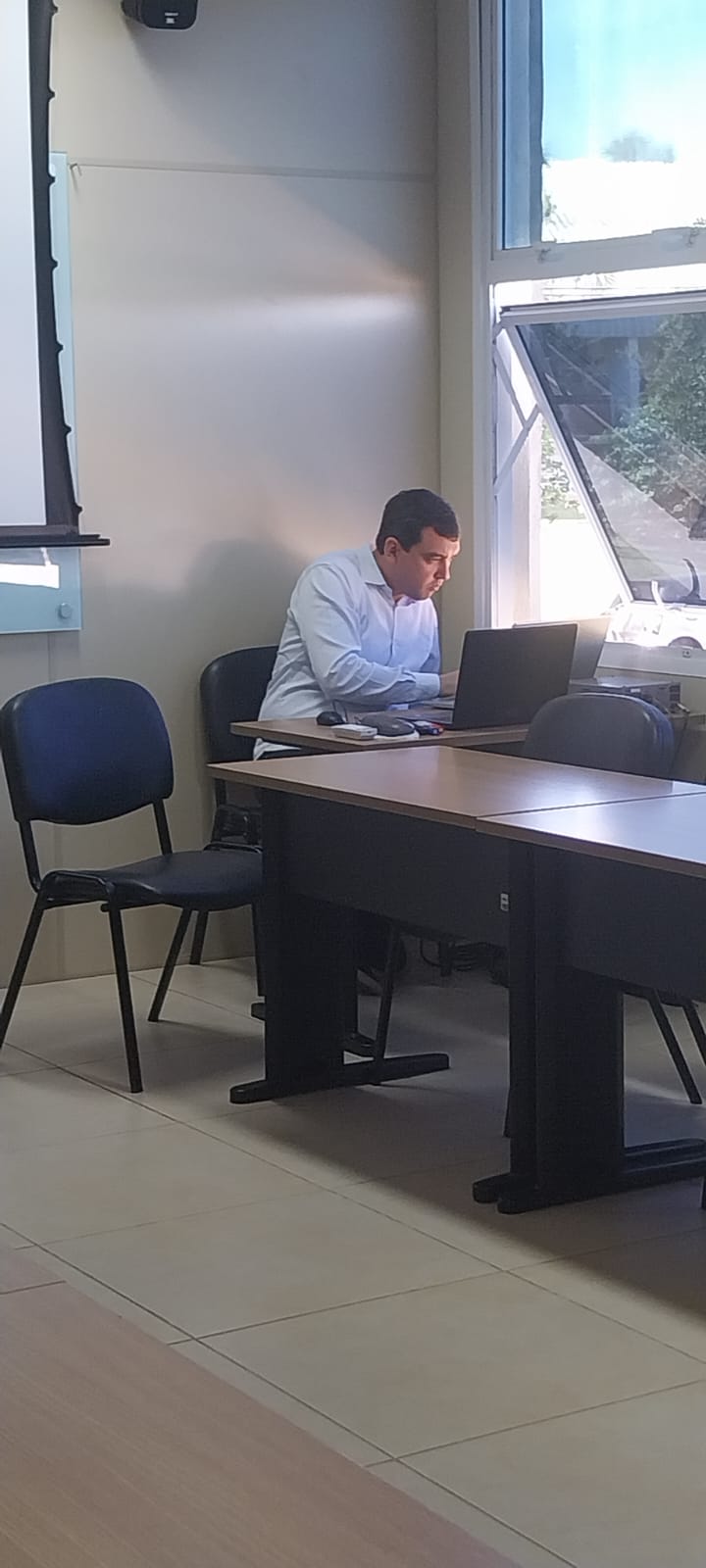 Thiago Pinheiro Rosa, instrutor da Educorp e Presidente de um Grupo de Trabalho. Especialista no tema Linguagem Simples