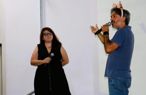 Profissionais em workshop