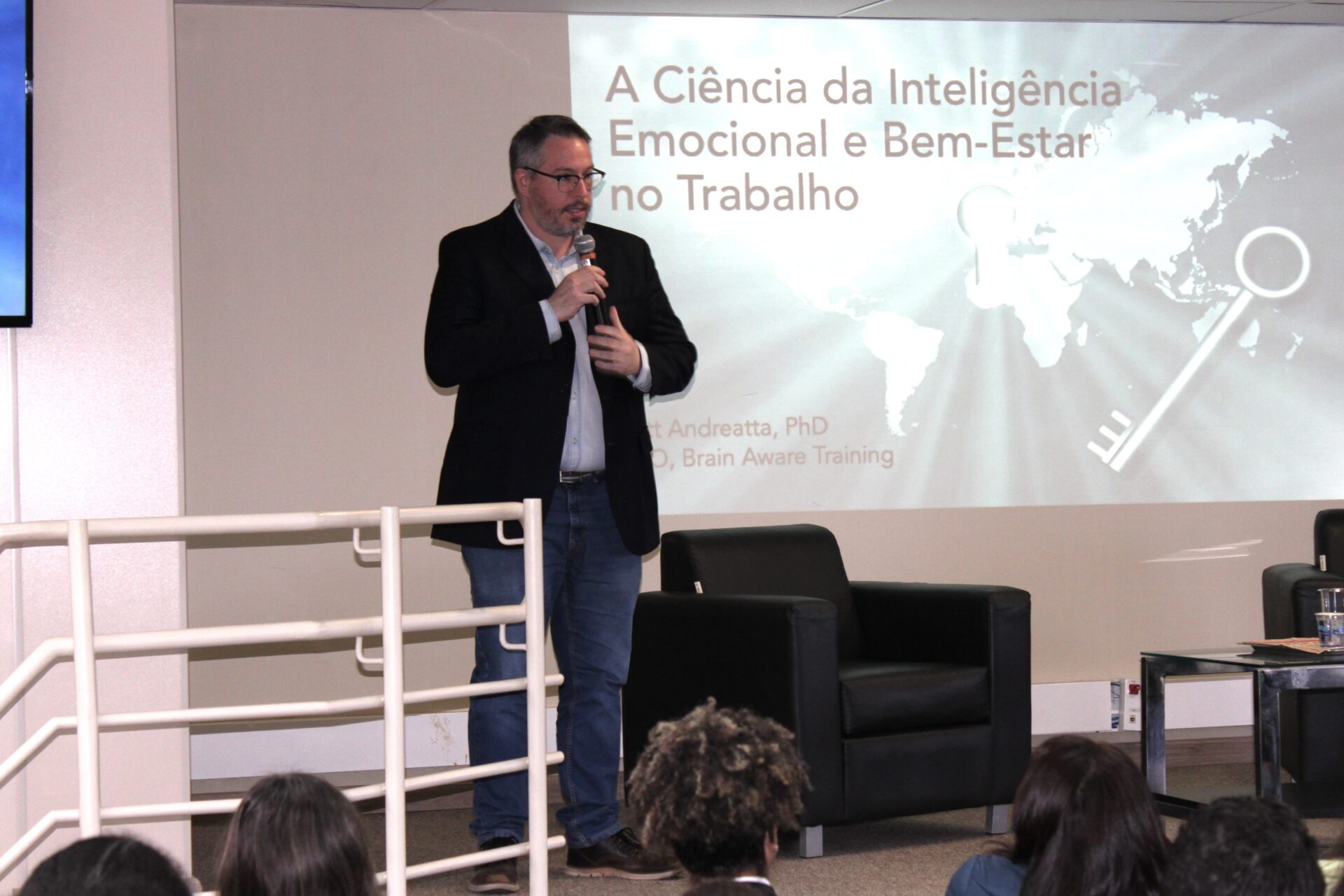 Educorp recebe especialista internacional no tema Inteligência Emocional e o Bem Estar no ambiente profissional