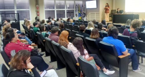 Princípio da Administração Pública e Estruturas funcionais e de tomadas de decisão da Universidade são temas em aula presencial na Educorp