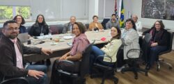 Comitê em reunião com o Coordenador Geral
