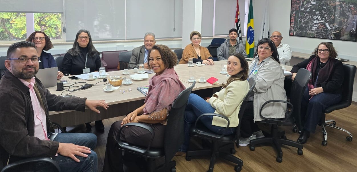 Comitê em reunião com o Coordenador Geral