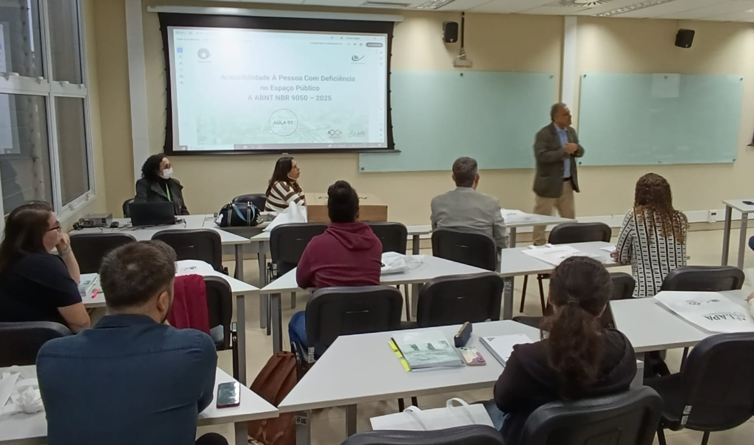 Alunos do curso: Acessibilidade em espaços físicos.
