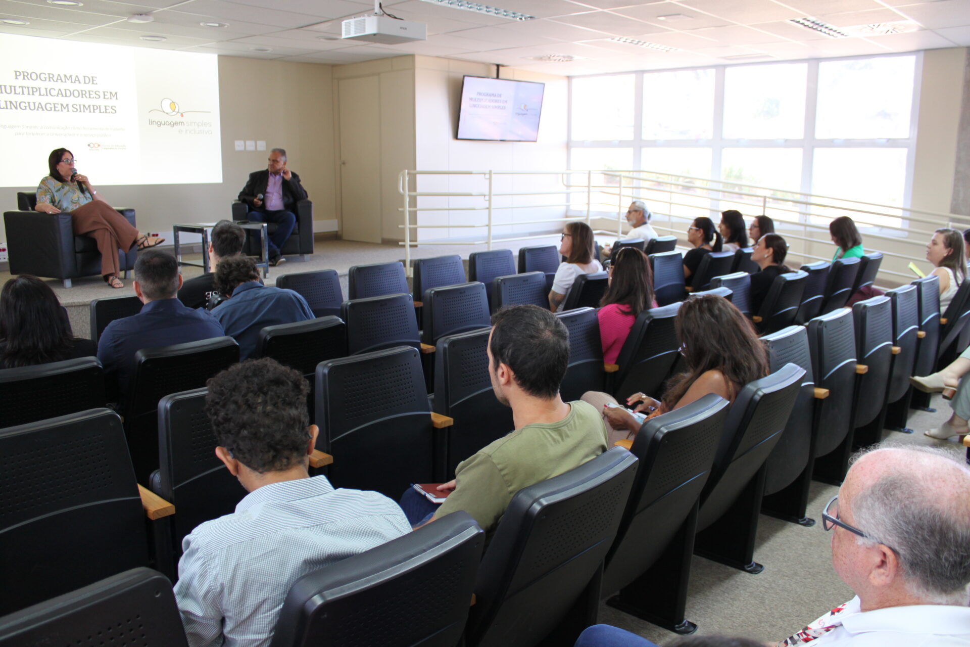 Educorp lança Programa de Multiplicadores em Linguagem Simples