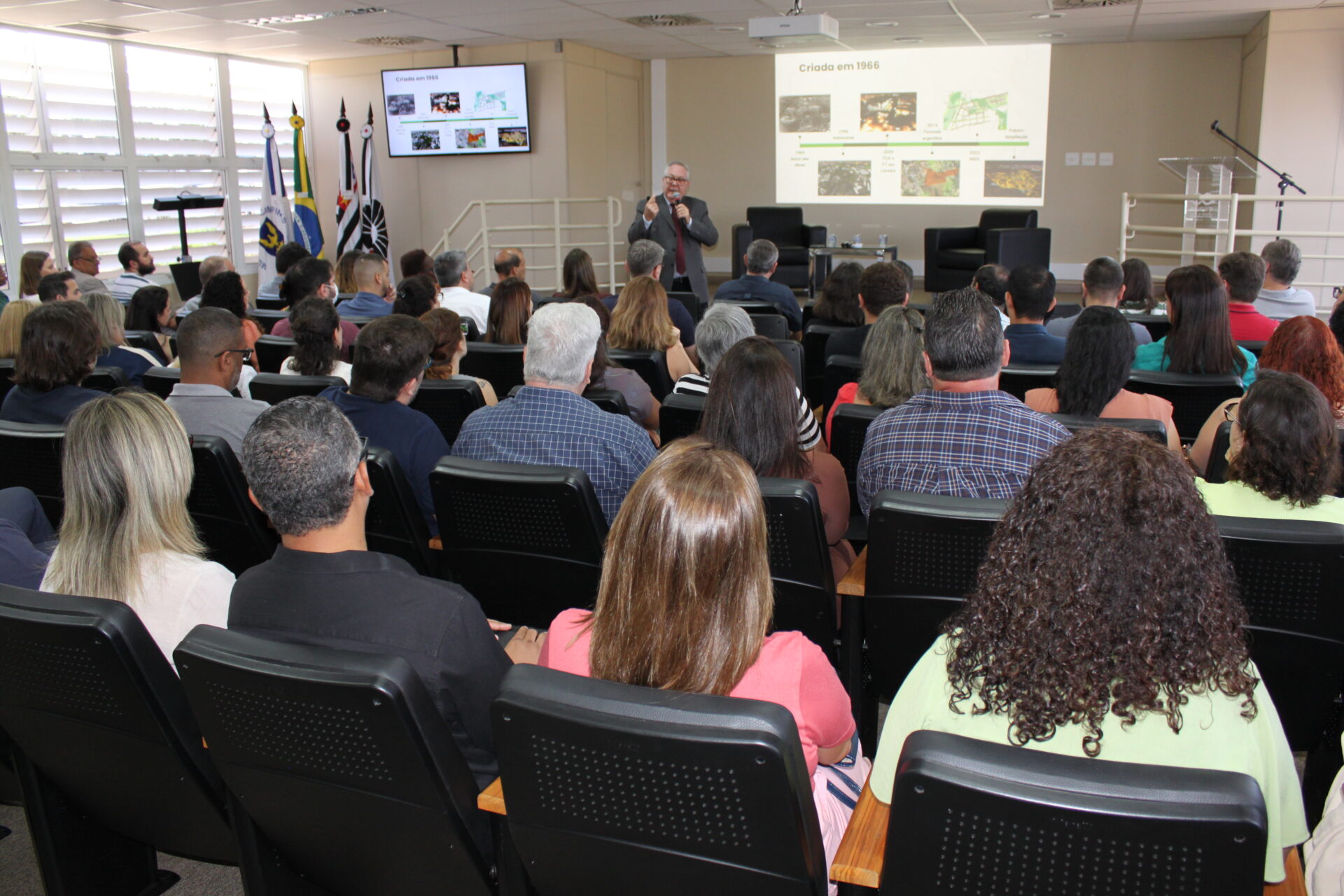 Paulo Cesar Montagner ministra aula no PDG