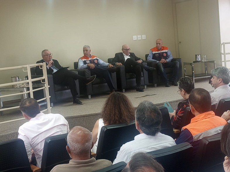 Educorp:  um  espaço de integração e acolhimento de práticas formativas ampliadas