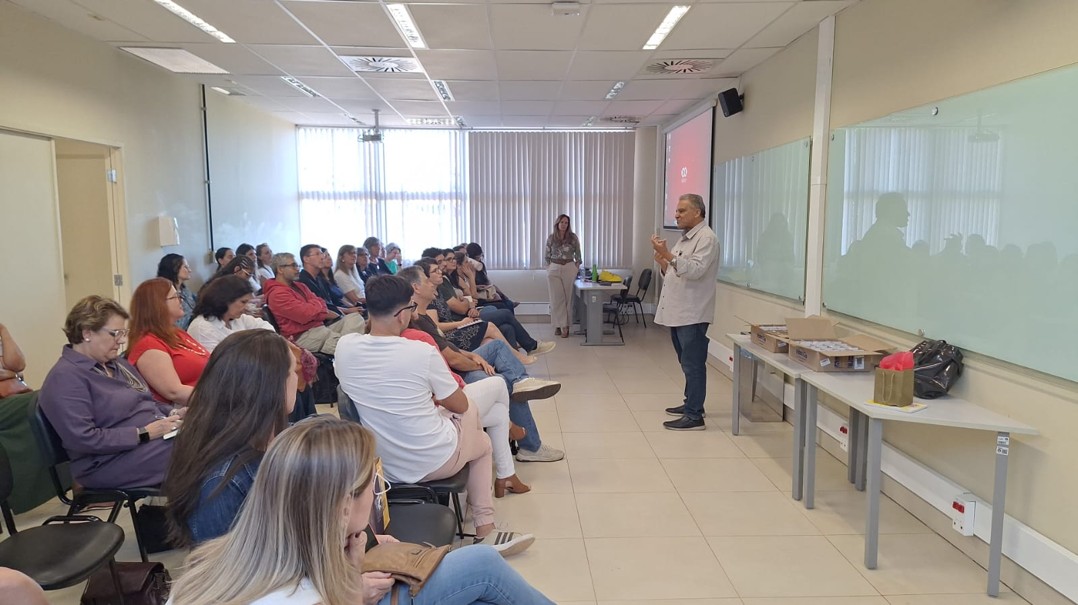 Educorp:  um  espaço de integração e acolhimento de práticas formativas ampliadas